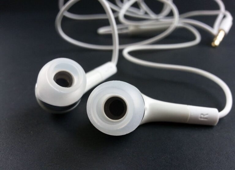 earphones